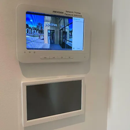Orange Tower & Free Parking タリン