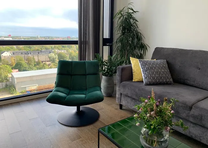 Апартаменти Orange Tower & Free Parking