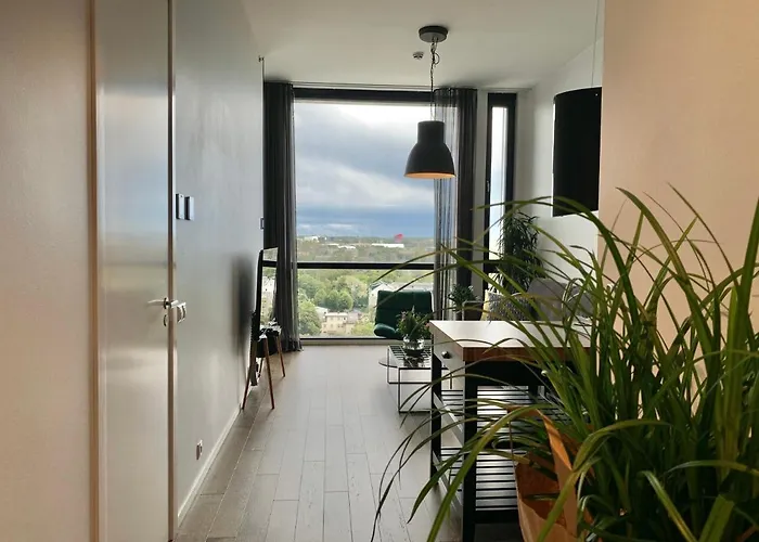 Orange Tower & Free Parking Апартаменти *