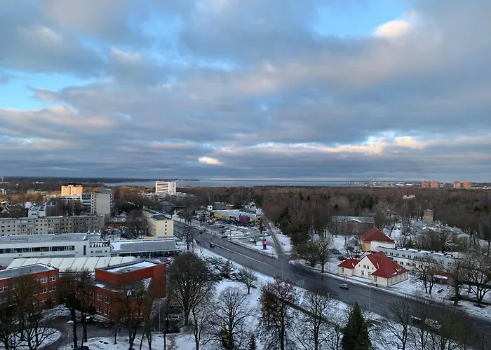 Orange Tower & Free Parking Апартаменти