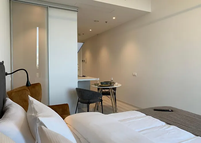 Orange Tower & Free Parking Таллінн