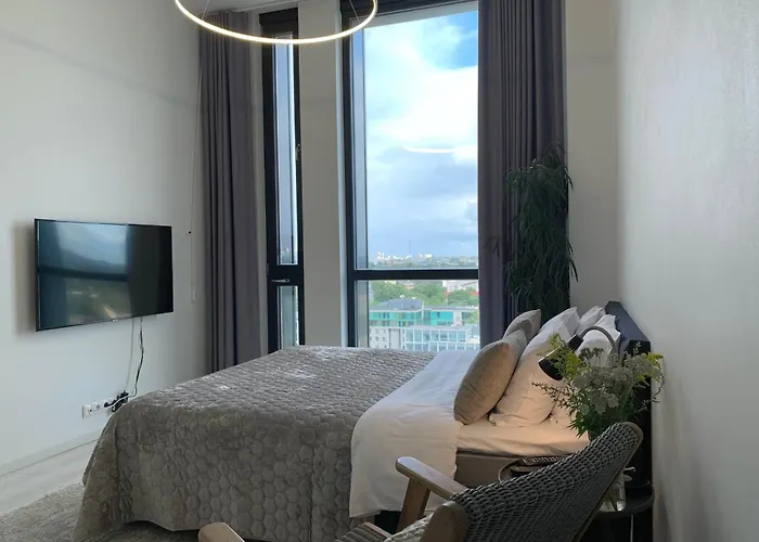 Orange Tower & Free Parking Апартаменти *